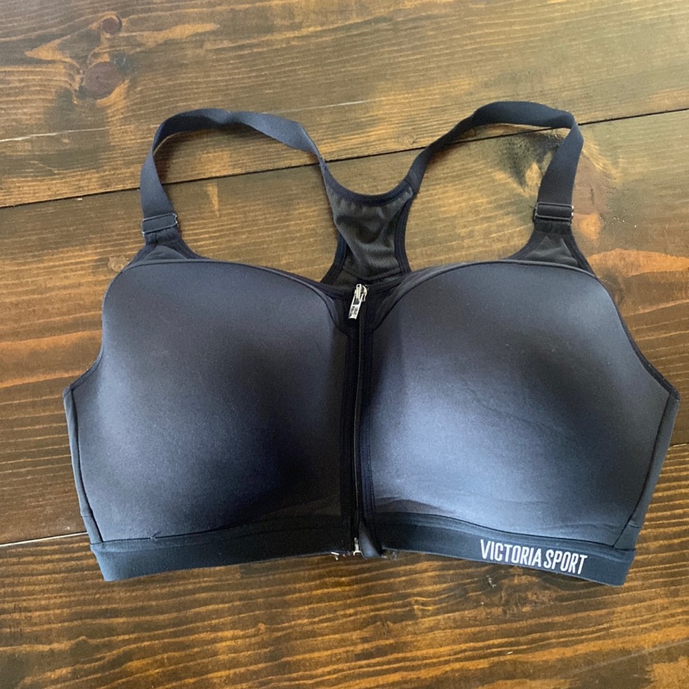 Victoria Secret Sports Bra size 38DD